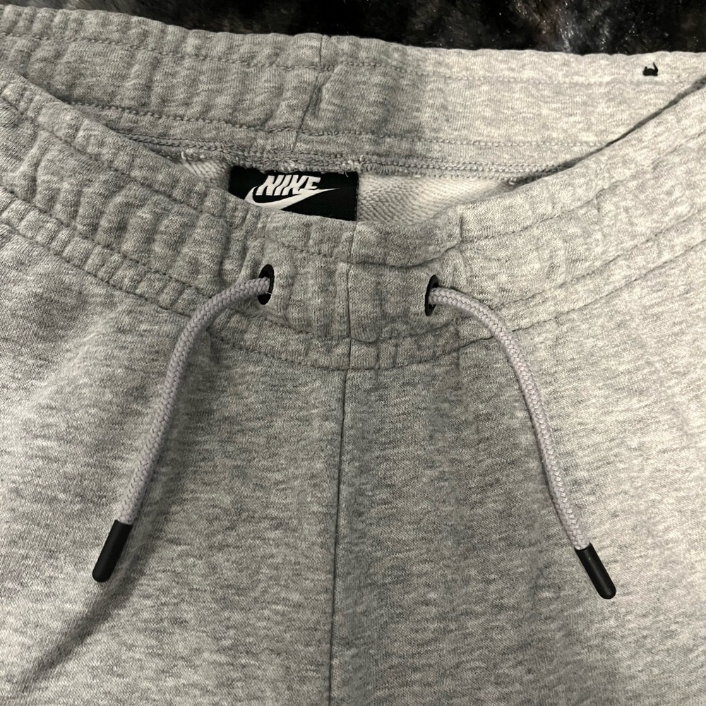 Nike Joggers - Picture 9 of 10